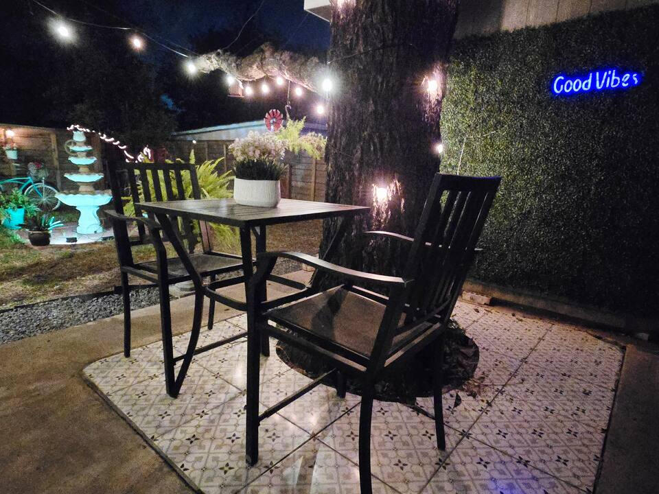 Patio Lights • Good Vibes