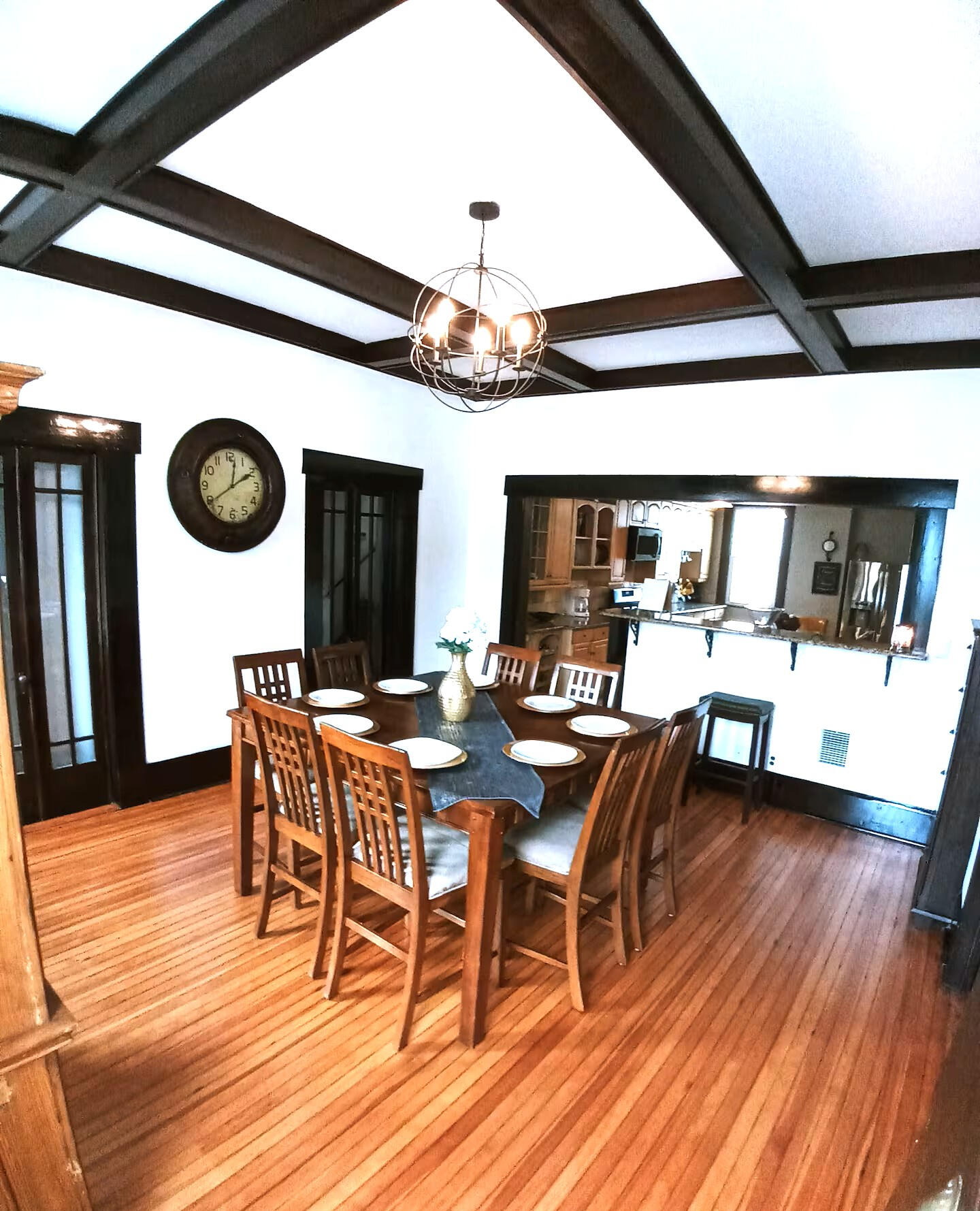 Dining Area • Large Table for Group Meals