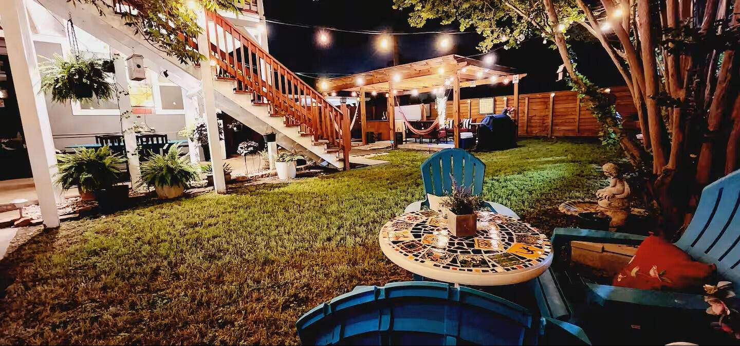 Backyard at Night &amp; Cozy Lighting